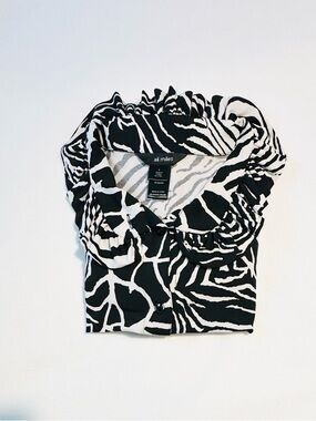 Ali Miles Mixed Safari Black & White Ruffle-Collar 3/4 Bell Sleeves Button Down